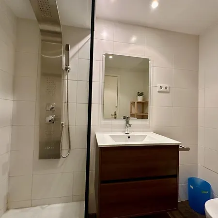 Spacious In Bonanova Apartman Barcelona